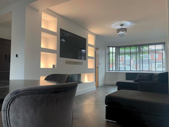 3 Bedroom Semi-Detached House To Rent In Prestfield Road, Whitefield, Manchester, M45