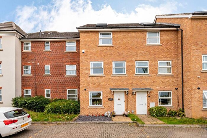 4 Bedroom Terraced House For Sale In Eagle Road, Slough, SL1