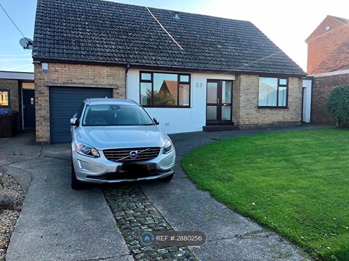 3 Bedroom Detached House To Rent In Hollin Busk Lane, Deepcar, Sheffield, S36