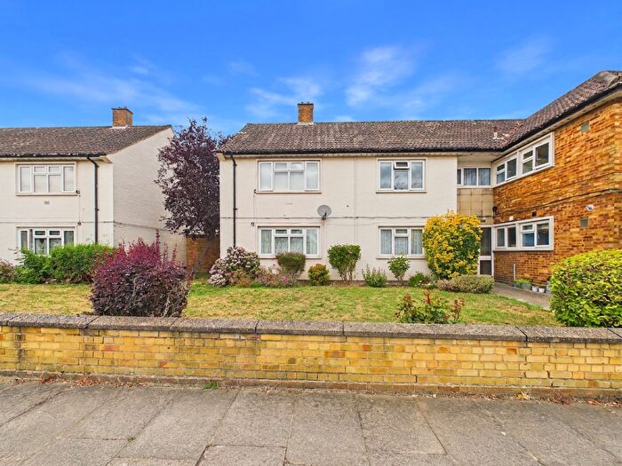 2 Bedroom Flat For Sale In Victoria Road, Ruislip, HA4