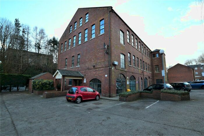 1 Bedroom Flat To Rent In Victoria Court, Morley, Leeds, LS27