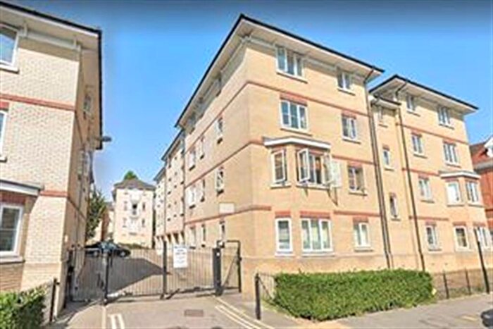 1 Bedroom Apartment To Rent In Alveston Square, Redbridge, London, E18