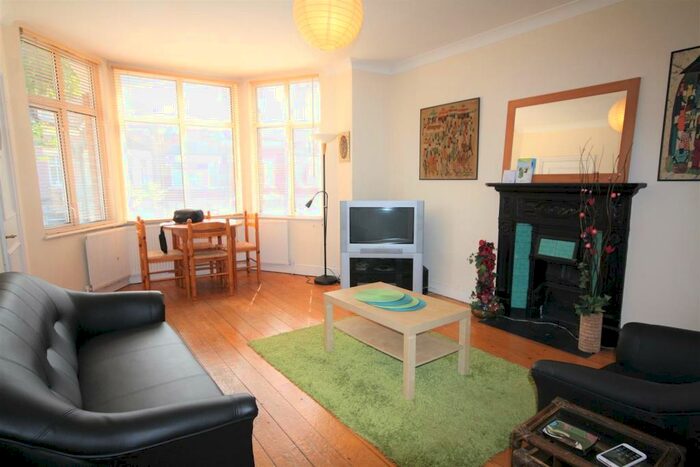 1 Bedroom Flat To Rent In Chichele Road, Cricklewood, NW2