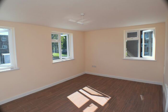 3 Bedroom Flat To Rent In West Street, Bridgwater, TA6