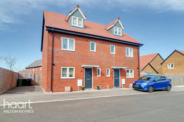 4 Bedroom Semi-Detached House For Sale In Clavell Close, Tattenhoe Park, MK4