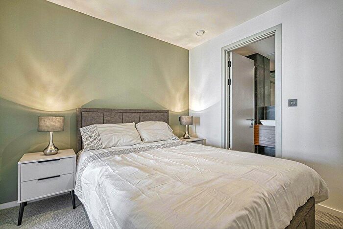 2 Bedroom Apartment To Rent In A Spinners Way, Manchester, M15