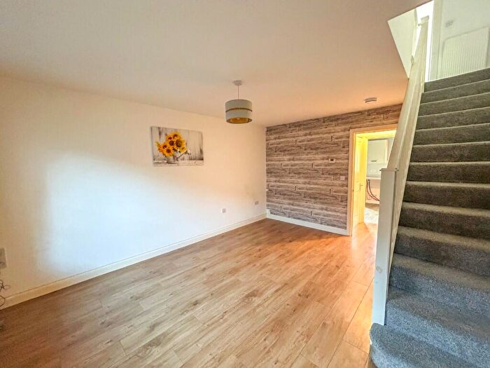 2 Bedroom End Of Terrace House To Rent In Pochard Drive, Scunthorpe, DN16