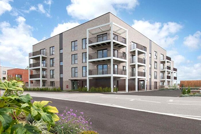 2 Bedroom Flat For Sale In Franklin Gardens, Cambridge, CB3