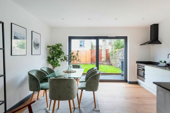 3 Bedroom Mews To Rent In Gibson Road, Bristol, BS6