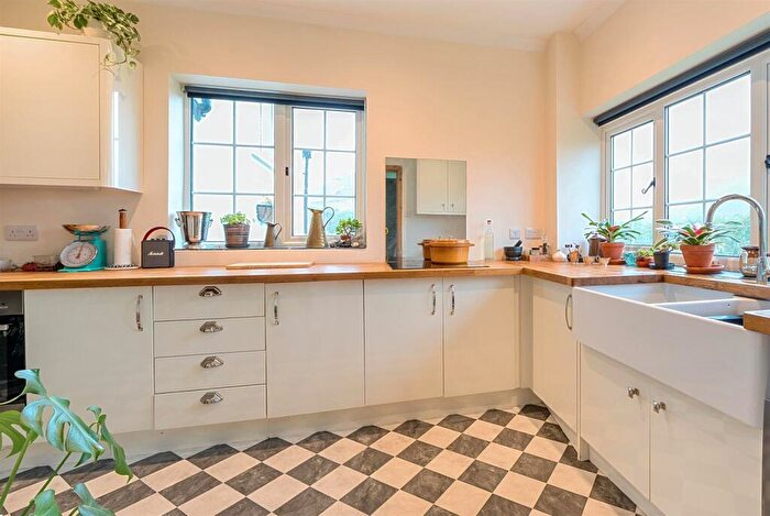 4 Bedroom Detached House For Sale In Kirkella Road, Yelverton, Devon, PL20