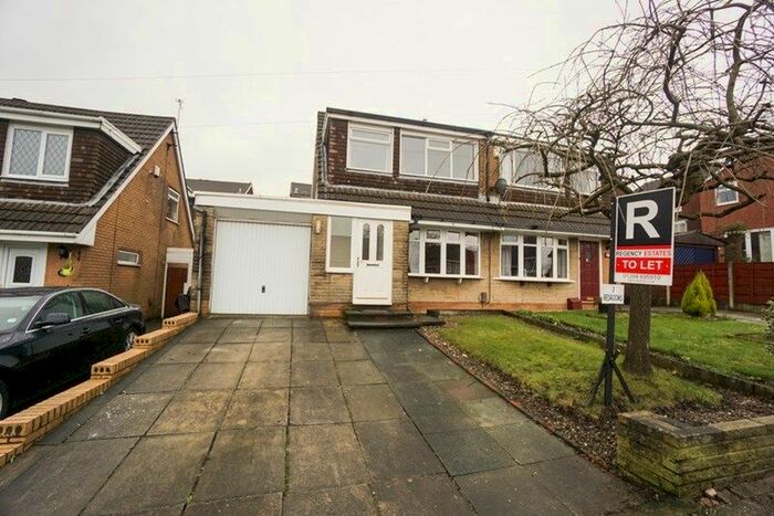 3 Bedroom Semi-Detached House To Rent In Pennine Road, Horwich, Bolton, BL6