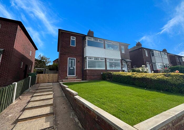 3 Bedroom House To Rent In Calverley Lane, Leeds, LS13