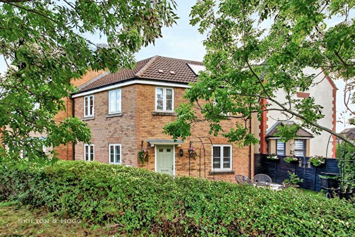 3 Bedroom Town House For Sale In Hidcote Way, Daventry, NN11
