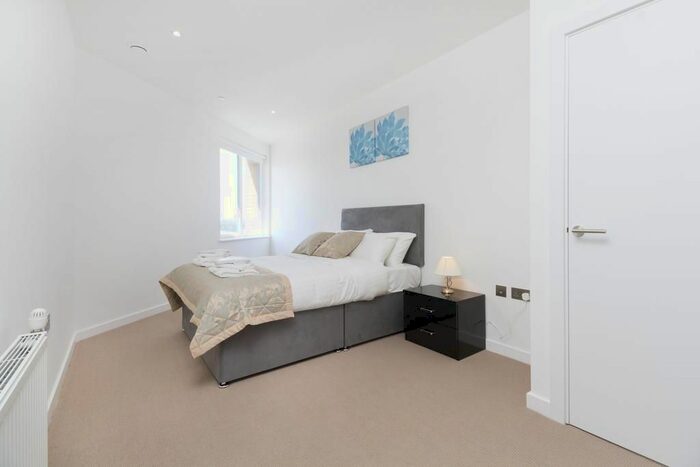 2 Bedroom Flat To Rent In Navigation Road, London, E3
