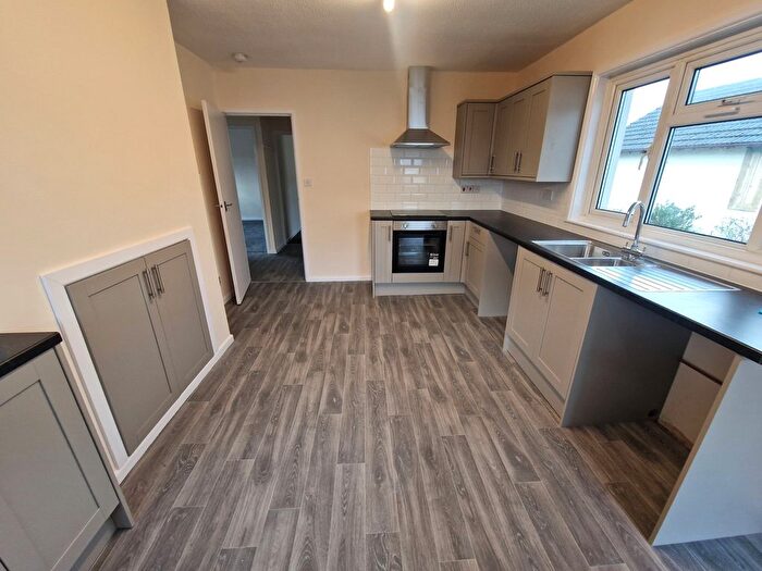 2 Bedroom Bungalow To Rent In Park Close, Holsworthy, EX22