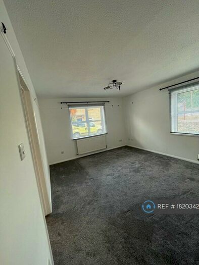 2 Bedroom Flat To Rent In Alexander Terrace, Corsham, SN13