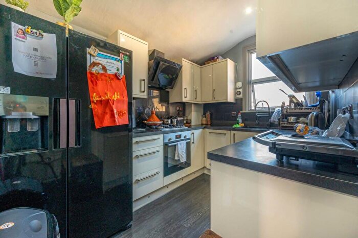 1 Bedroom Flat For Sale In Plashet Grove, Plashet, London, E6