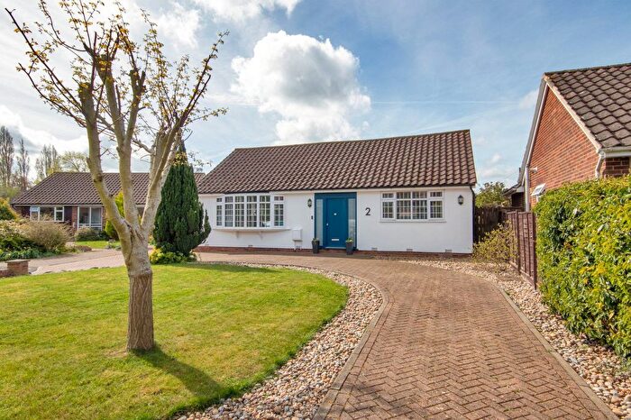 3 Bedroom Bungalow For Sale In Johns Close, Hartley, DA3