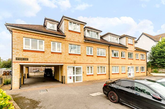 2 Bedroom Flat For Sale In Vincent Close, Bromley, BR2
