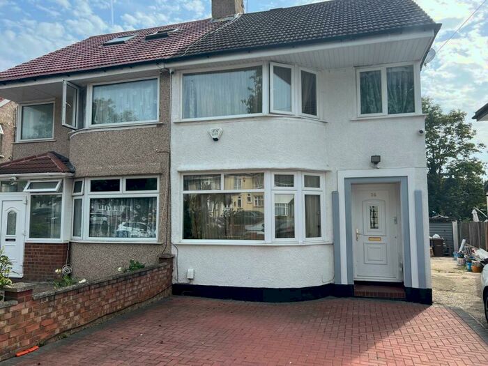 4 Bedroom Semi-Detached House To Rent In Felbridge Avenue, Stanmore, HA7