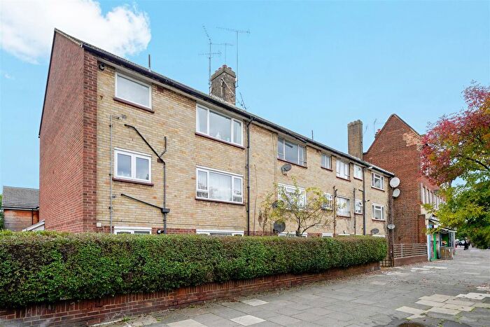 2 Bedroom Flat To Rent In Horsenden Lane North, Greenford, UB6