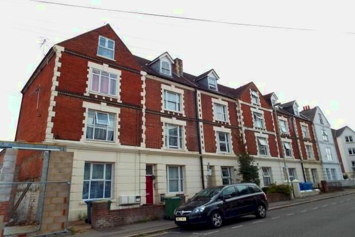 2 Bedroom Flat To Rent In Arthur Street, Aldershot, GU11