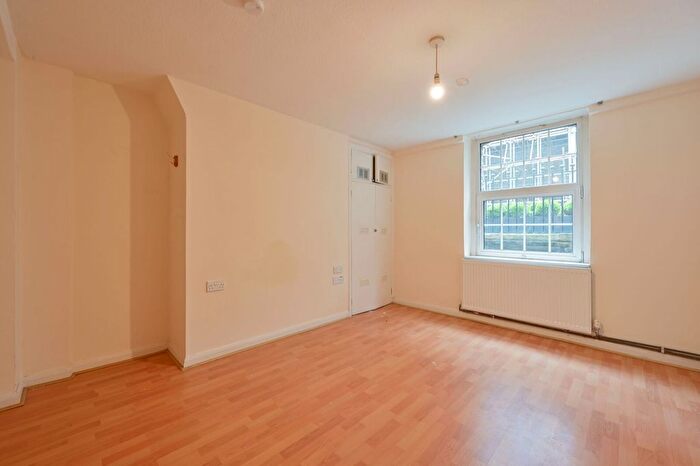 Studio To Rent In Ebury Bridge Road, Pimlico, London, SW1W