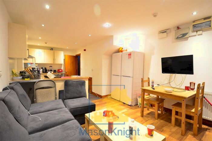 6 Bedroom Terraced House To Rent In Rose Cottages, Hubert Road, Selly Oak, Birmingham, B29