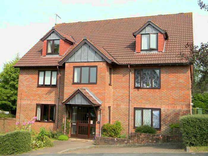 2 Bedroom Apartment To Rent In Park View Road, Berkhamsted, Hertfordshire, HP4