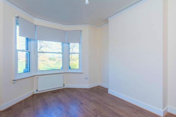 2 Bedroom Flat To Rent In Quicks Road, South Wimbledon, London, SW19