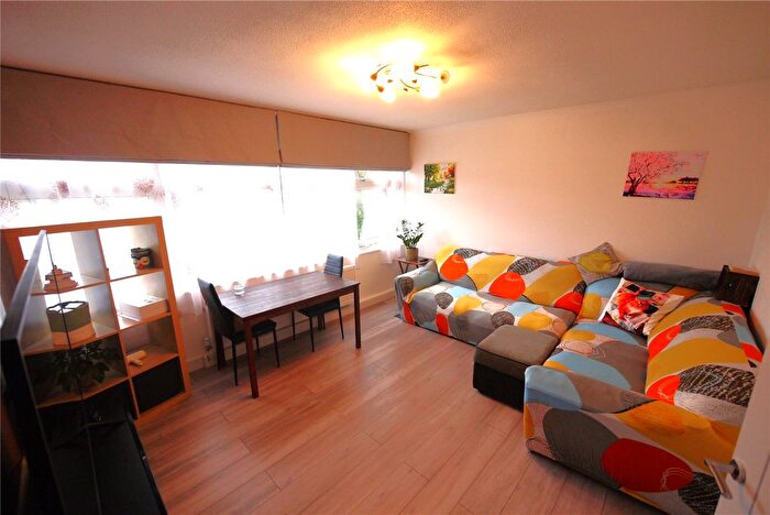 2 Bedroom Flat To Rent In Tower Court, Tower Hill, Brentwood, Essex, CM14