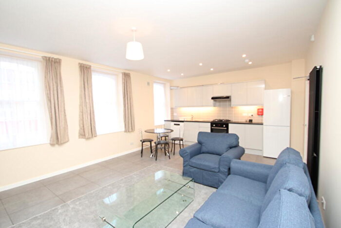 3 Bedroom House To Rent In Church Street, Croydon, CR0