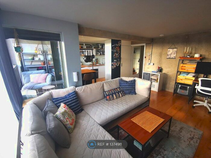 2 Bedroom Flat To Rent In South Street, Park Hill, Sheffield, S2