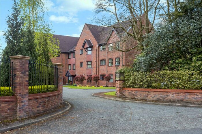 2 Bedroom Flat For Sale In Parkfield Road, Knutsford, Cheshire, WA16