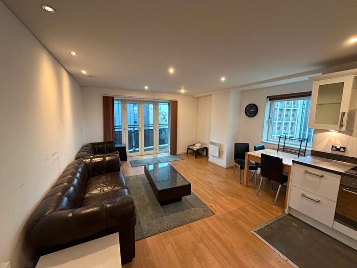 2 Bedroom Apartment To Rent In **Available Now**Masshouse Large Corner Bed With Balcony And Parking, B5