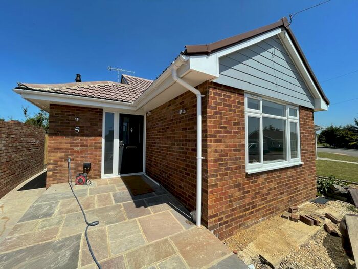 3 Bedroom Bungalow To Rent In Clyde Road, Worthing, BN13