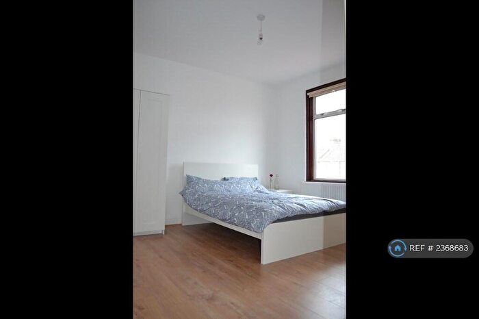 Studio To Rent In Hamilton Road, Ilford, IG1