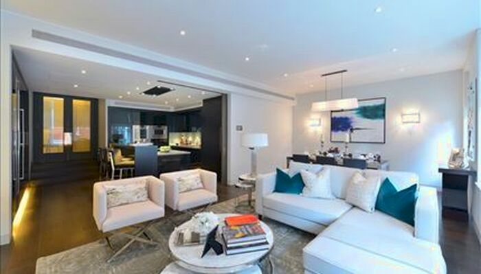 2 Bedroom Flat To Rent In Duke Street, Mayfair, London, W1K