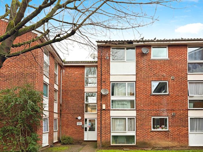 1 Bedroom Apartment To Rent In Carnarvon Road, London, E15