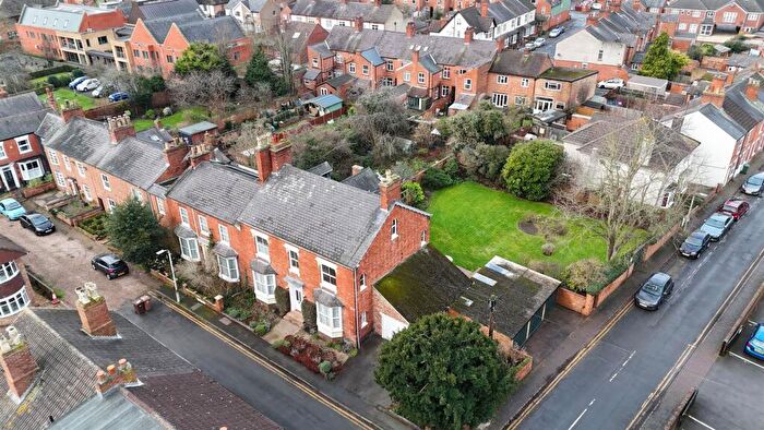 6 Bedroom End Of Terrace House For Sale In Albert Place, Loughborough, LE11