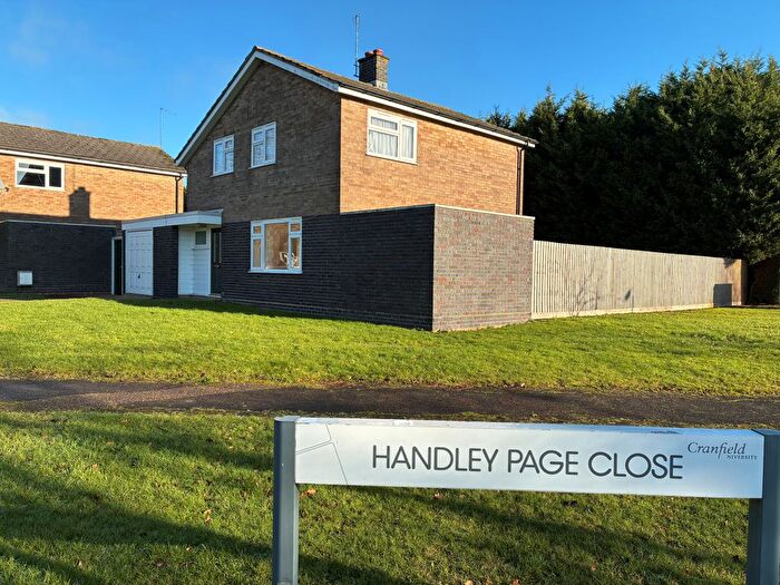 3 Bedroom Detached House To Rent In Handley Page Close, Bedford, MK43