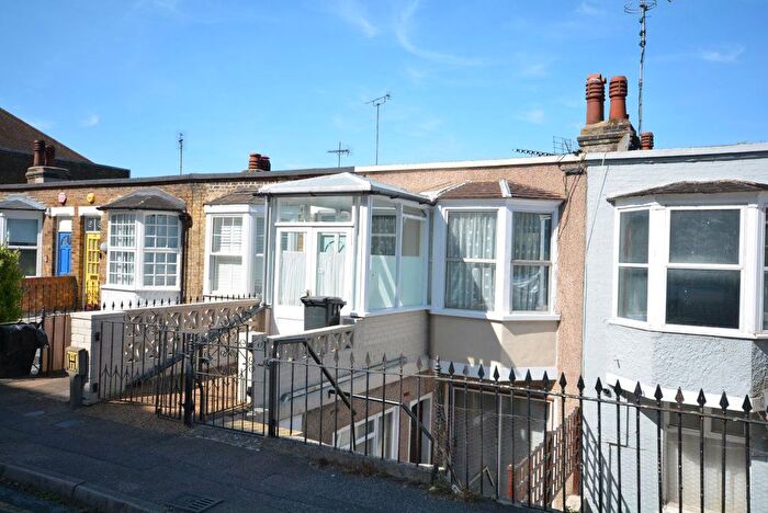 1 Bedroom Flat To Rent In Grosvenor Place, Margate, CT9