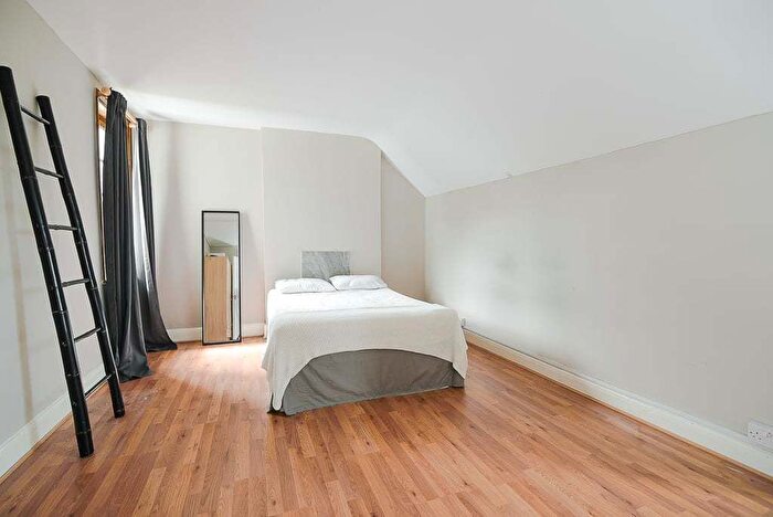 1 Bedroom Flat To Rent In Rodway Road, London, SW15