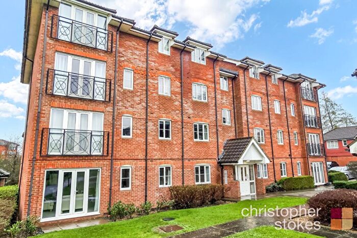 2 Bedroom Flat For Sale In Yukon Road, Broxbourne, Hertfordshire, EN10