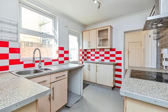 3 Bedroom Terraced House For Sale In Windmill Road, Gillingham, Kent, ME7