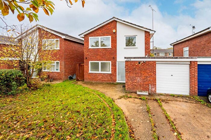 3 Bedroom Detached House For Sale In Cookham Road, Maidenhead, SL6