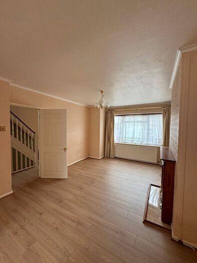 3 Bedroom End Of Terrace House To Rent In Penton Drive, Cheshunt, EN8