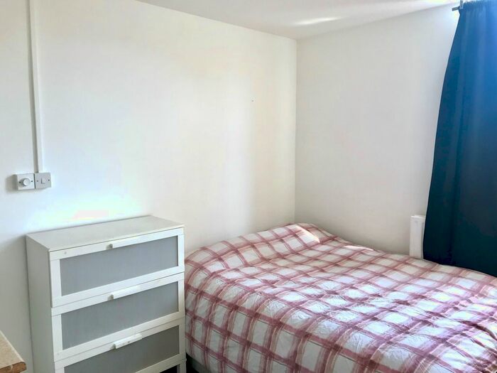 Studio To Rent In New Street, Dudley, DY1