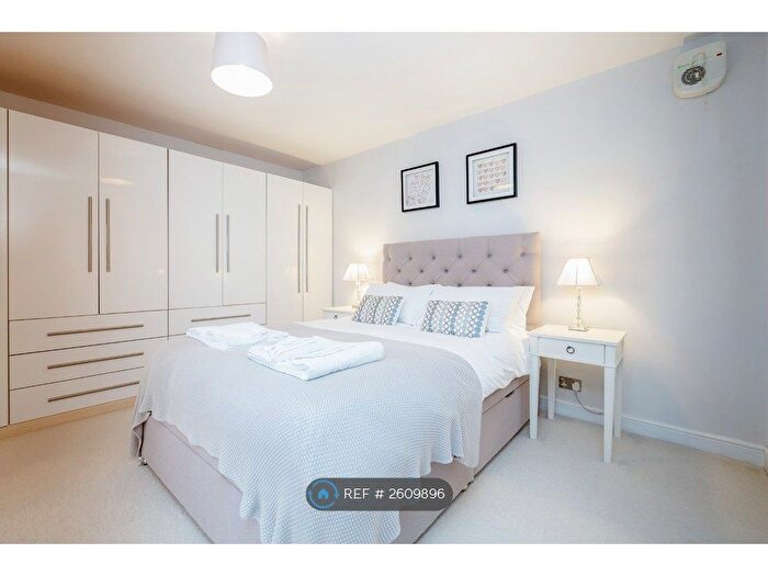 1 Bedroom Flat To Rent In Grosvenor Court, London, SW15