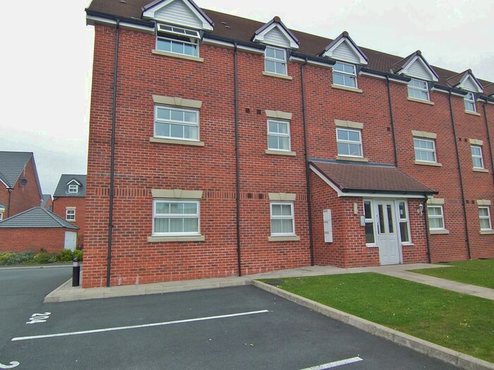 2 Bedroom Flat To Rent In Heys Hunt Avenue, Leyland, Preston, PR25